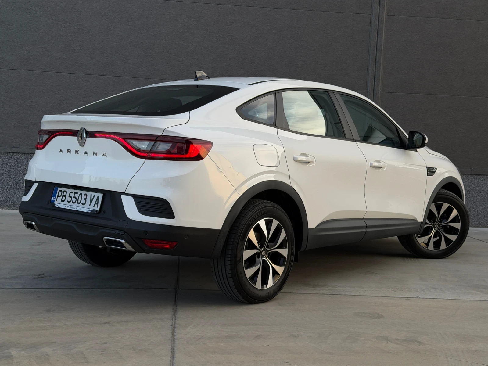 Renault Arkana // 21 300км // ГАРАНЦИОННА Hybrid (MHEV), снимка 4 - Автомобили и джипове - 53191748