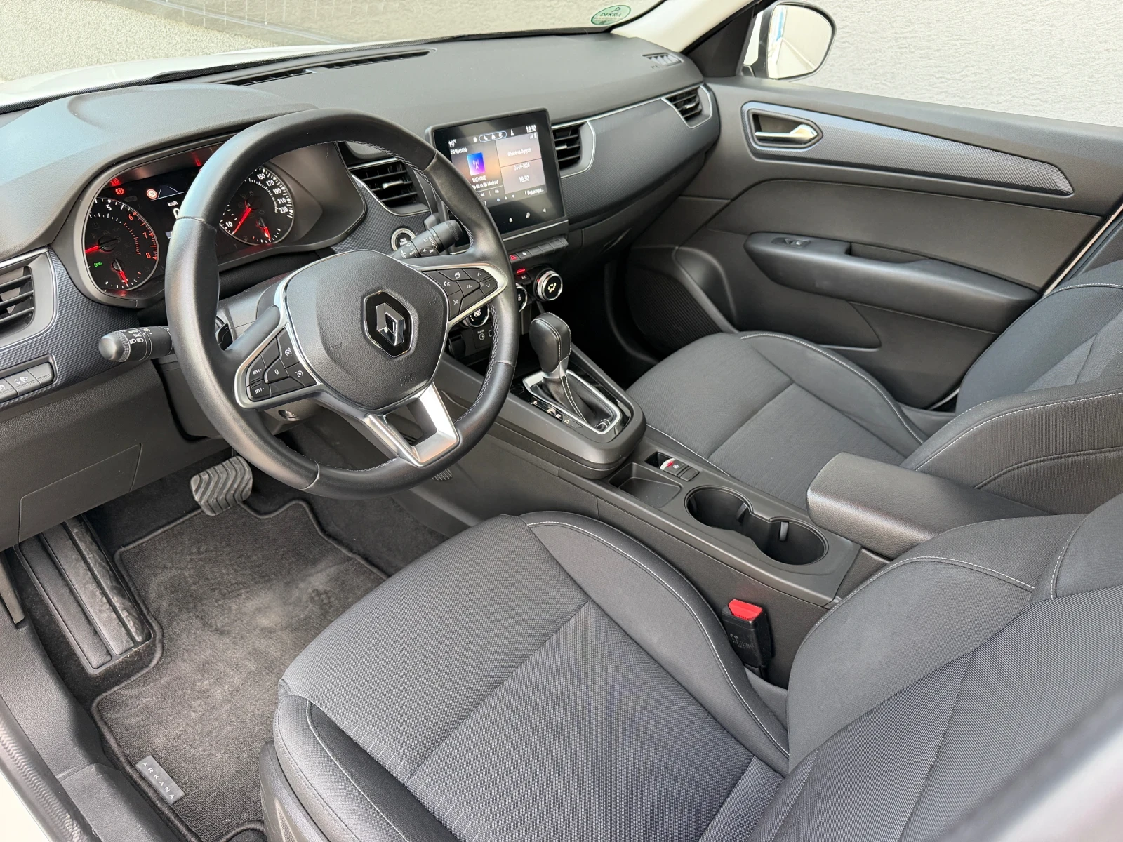 Renault Arkana // 21 300км // ГАРАНЦИОННА Hybrid (MHEV), снимка 6 - Автомобили и джипове - 53191748