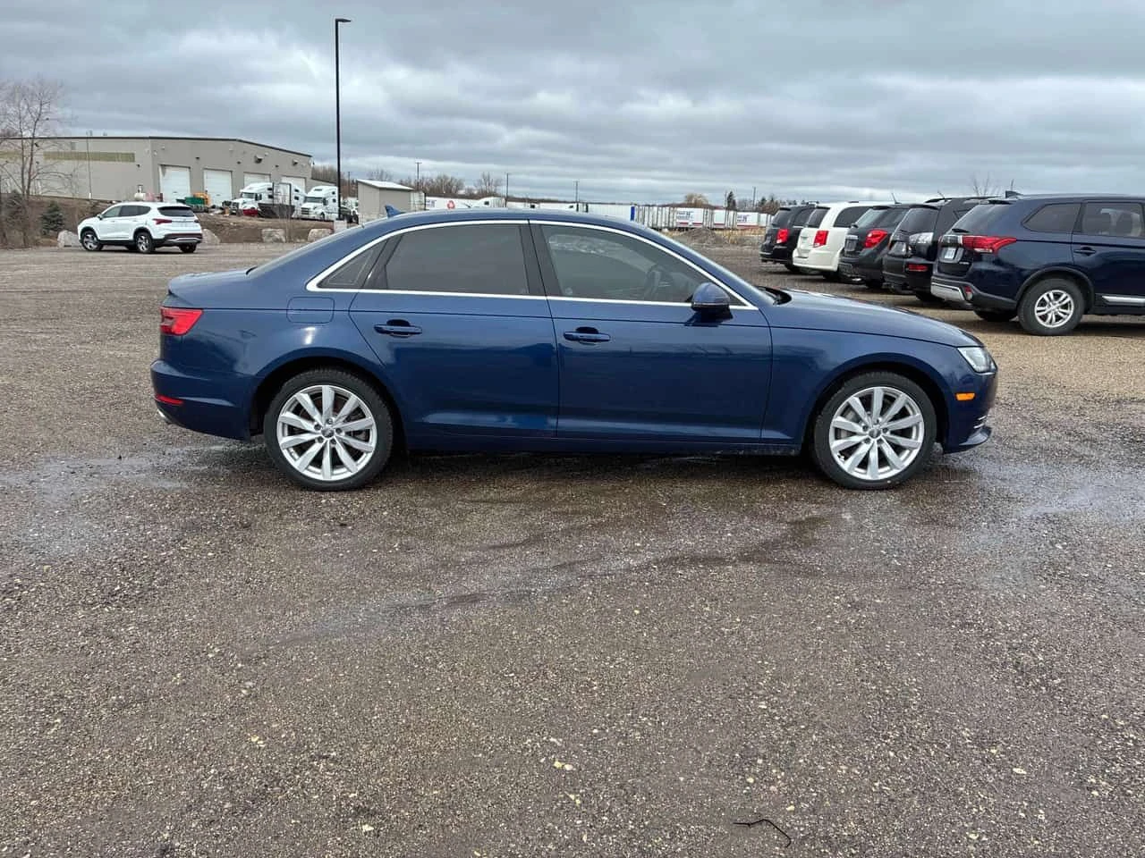 Audi A4 * Komfort * ШИБИДАХ * KEYLESS * ПОДГРЕВИ * CARFAX, снимка 3 - Автомобили и джипове - 54060778