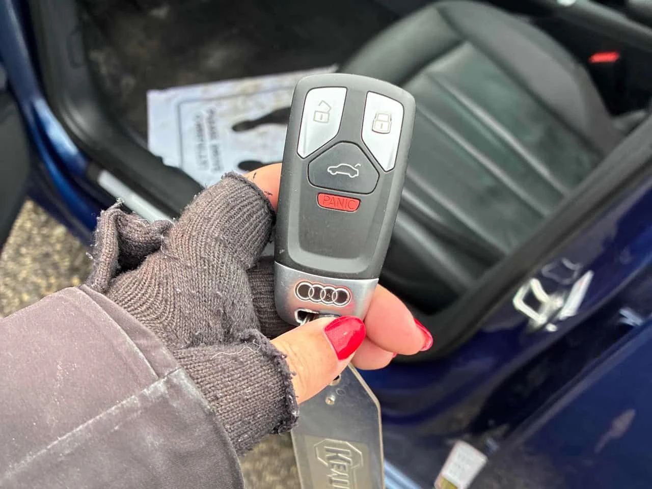 Audi A4 * Komfort * ШИБИДАХ * KEYLESS * ПОДГРЕВИ * CARFAX, снимка 13 - Автомобили и джипове - 54060778