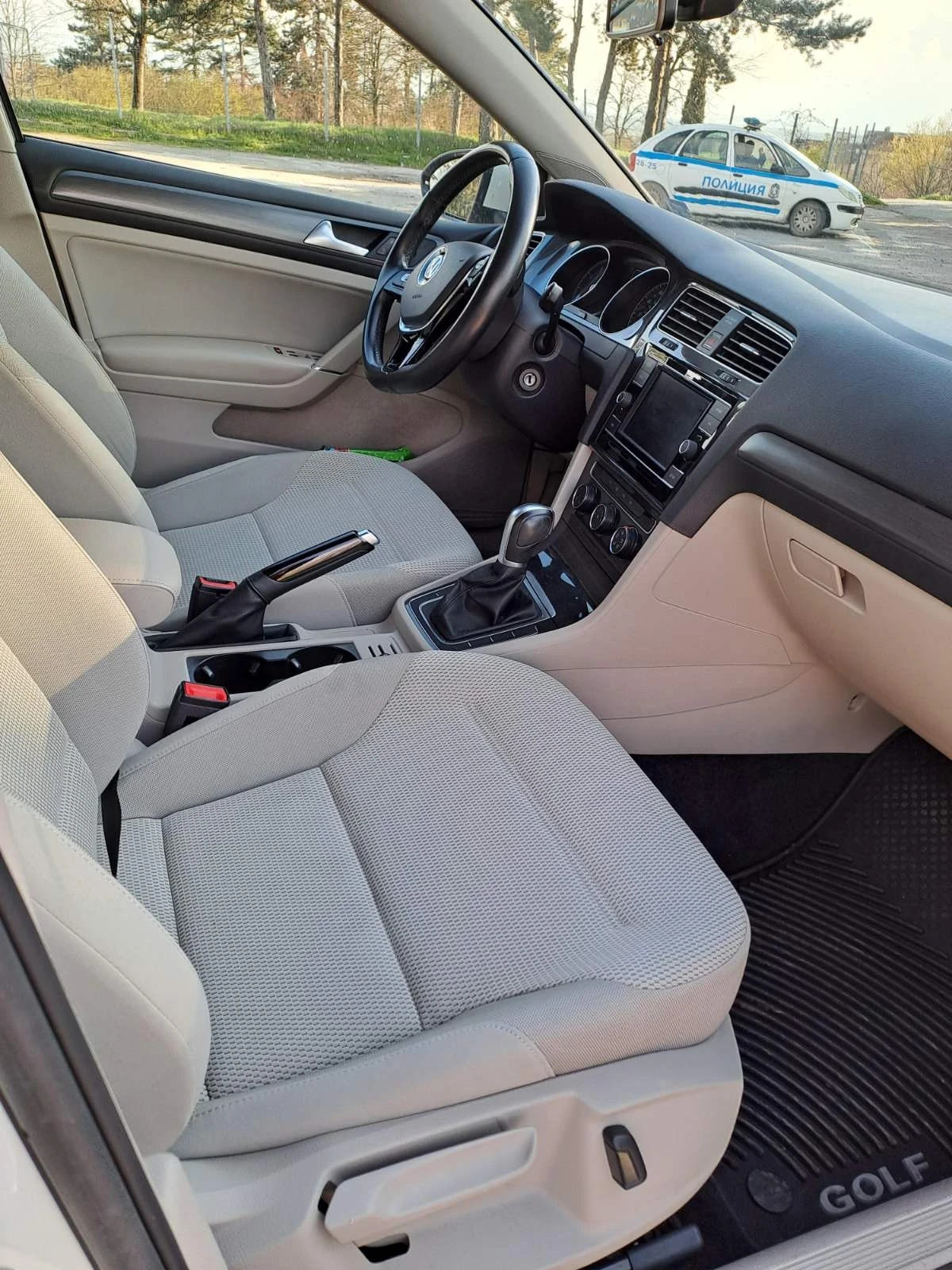 VW Golf 1.8 TSI, снимка 10 - Автомобили и джипове - 54092066