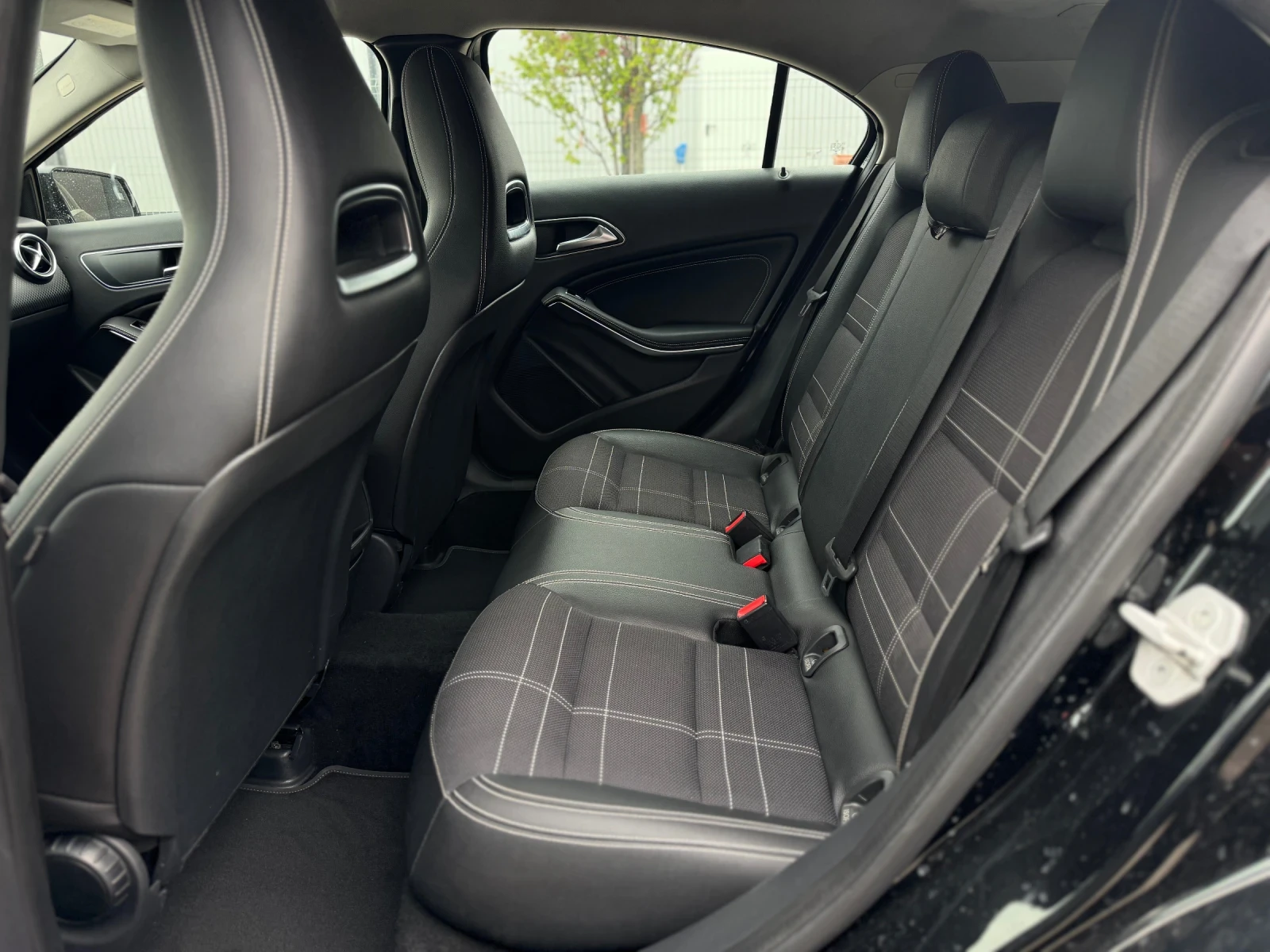 Mercedes-Benz A 180 sport facelift, снимка 10 - Автомобили и джипове - 54219239