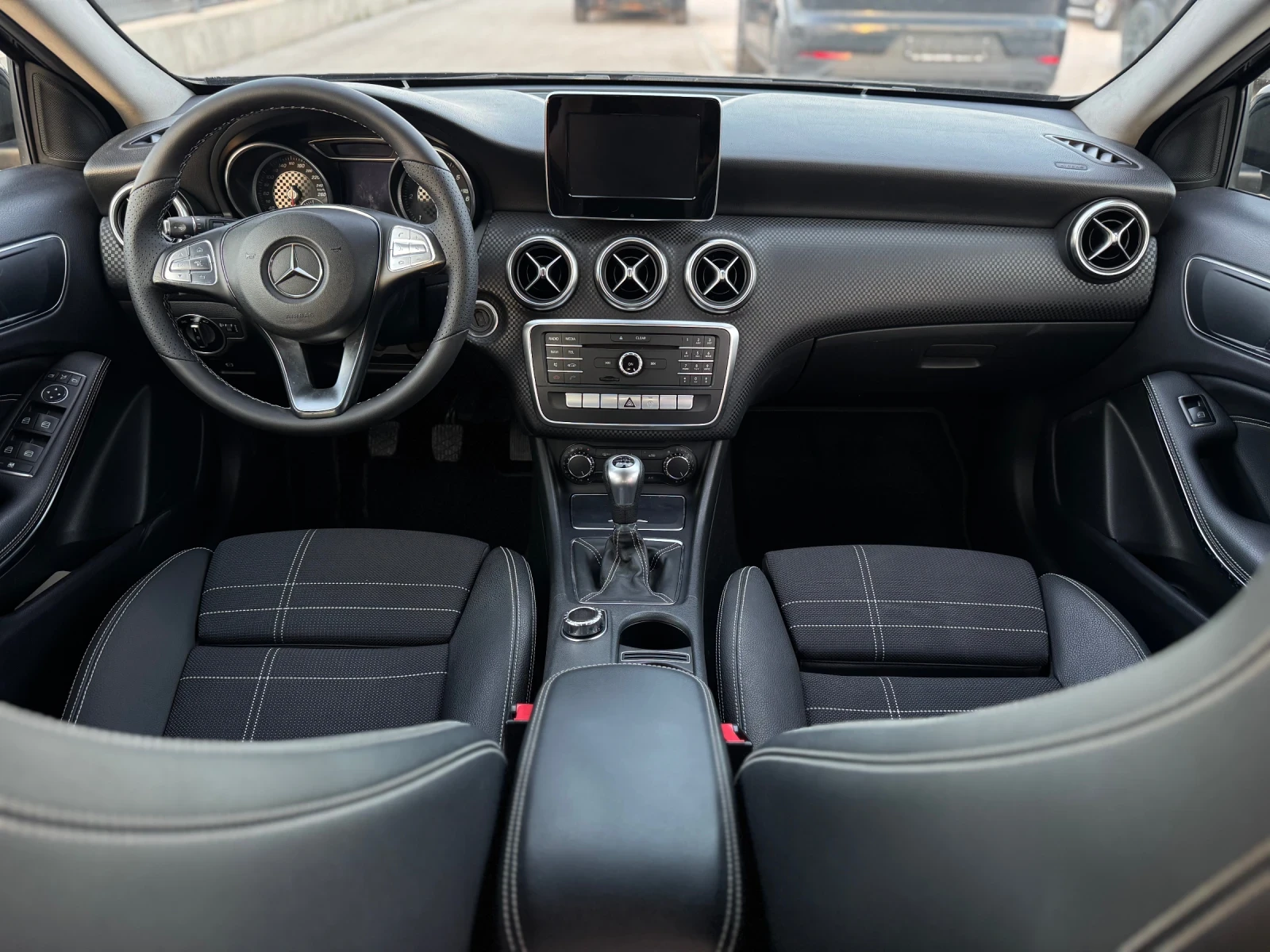 Mercedes-Benz A 180 sport facelift, снимка 7 - Автомобили и джипове - 54219239