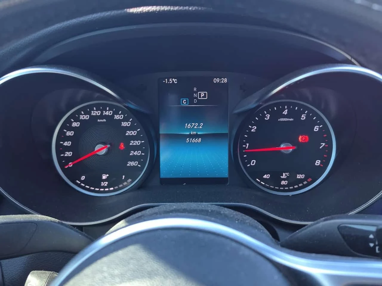 Mercedes-Benz C 300 ПОДГРЕВИ * ПАНО * KEYLESS * CARFAX, снимка 9 - Автомобили и джипове - 54479958