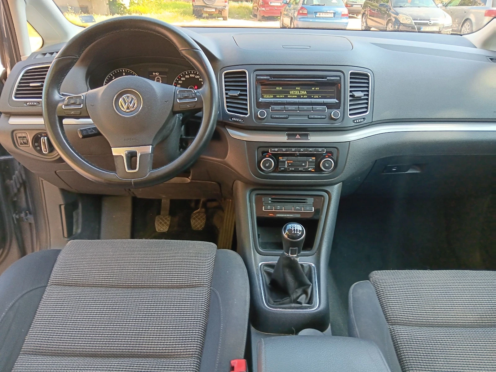 VW Sharan 2.0TDI, снимка 15 - Автомобили и джипове - 55397054