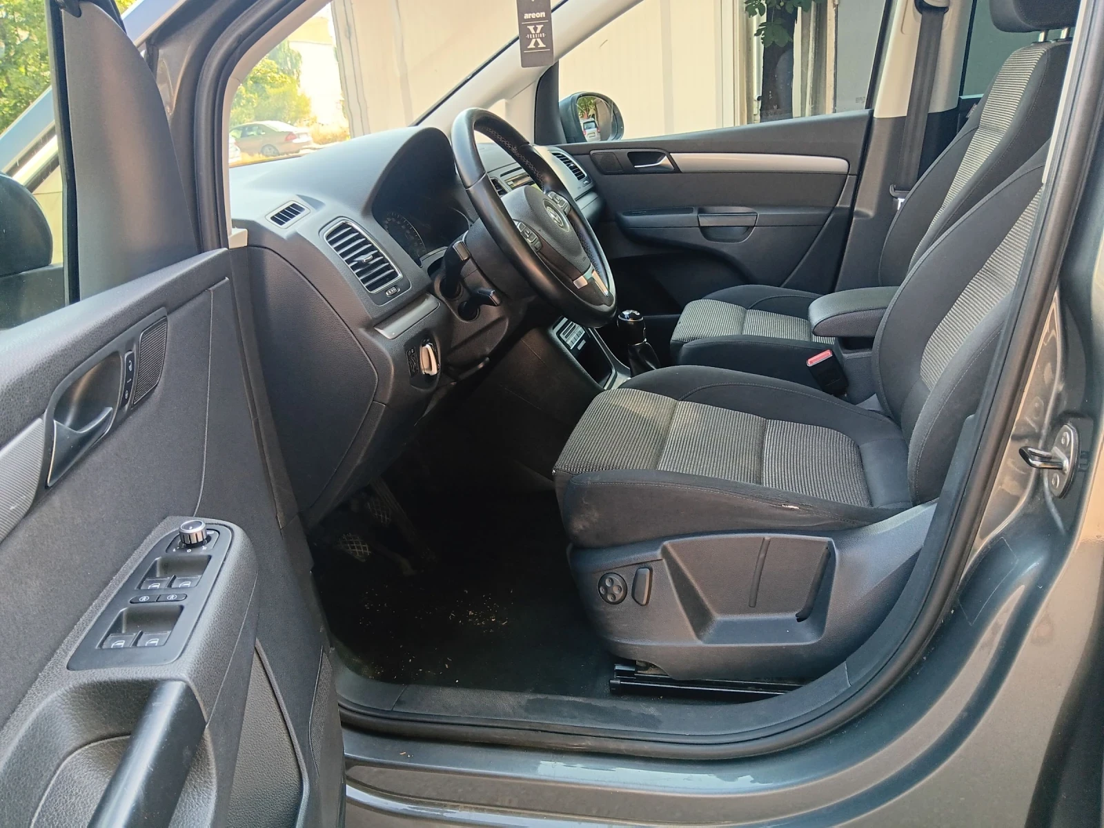 VW Sharan 2.0TDI, снимка 8 - Автомобили и джипове - 55397054