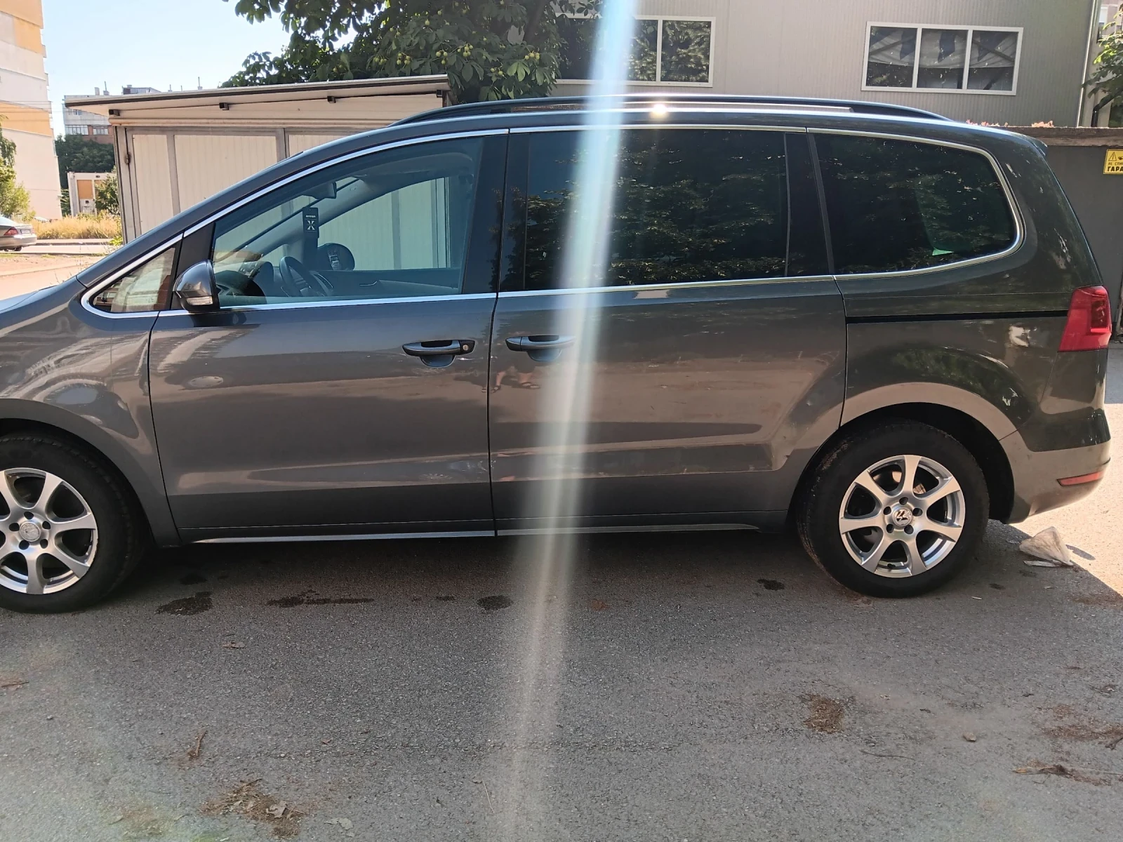VW Sharan 2.0TDI, снимка 4 - Автомобили и джипове - 55397054