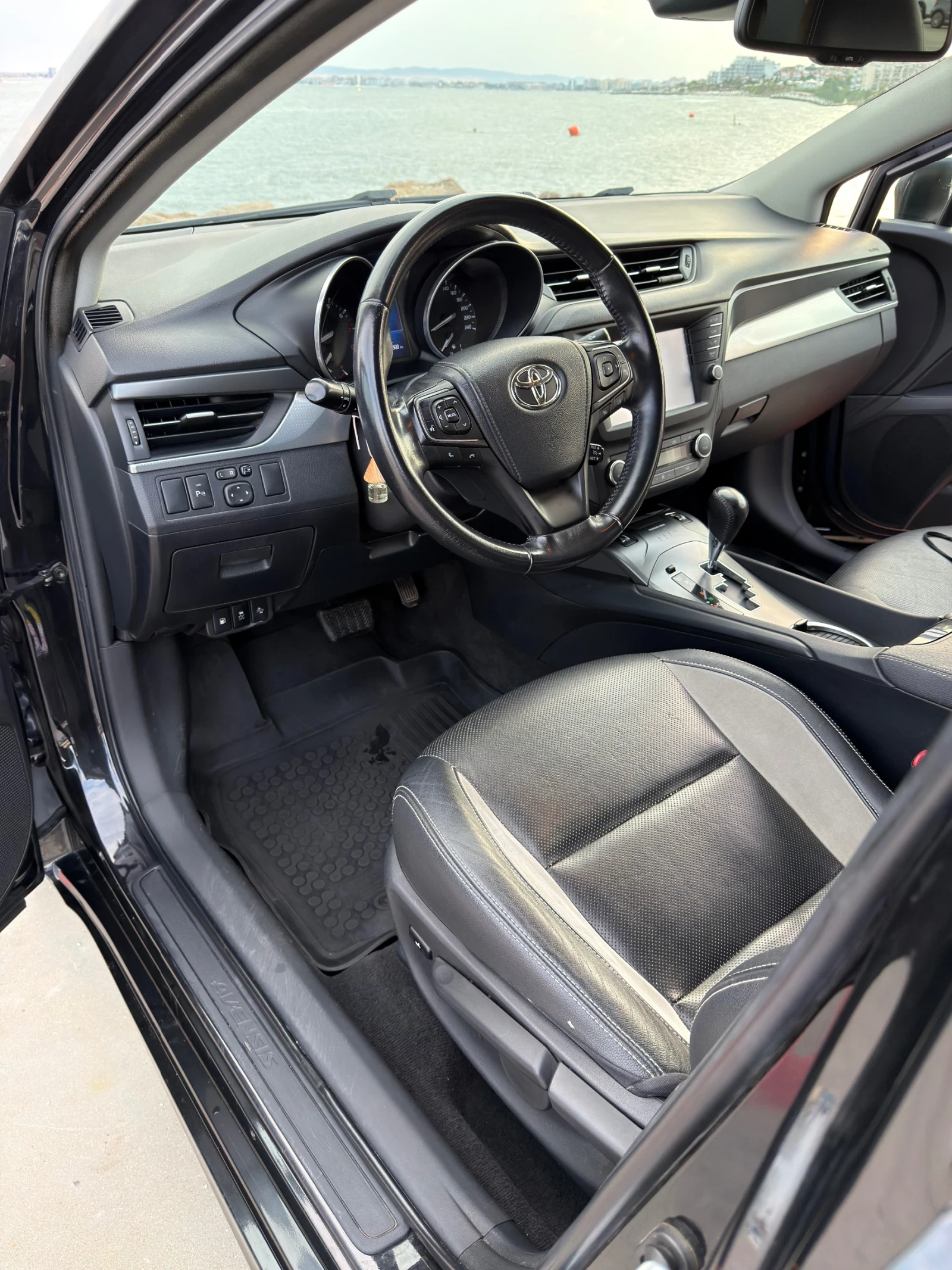 Toyota Avensis FACE 1.8 Automatic, снимка 6 - Автомобили и джипове - 55433043