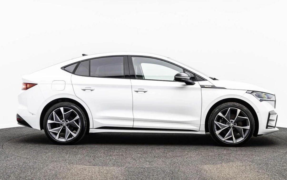Skoda Enyaq ENYAQ COUPE RS SUITE ACC/HuD/PANO/ AHK/W?RMEPUMPE, снимка 3 - Автомобили и джипове - 55852800