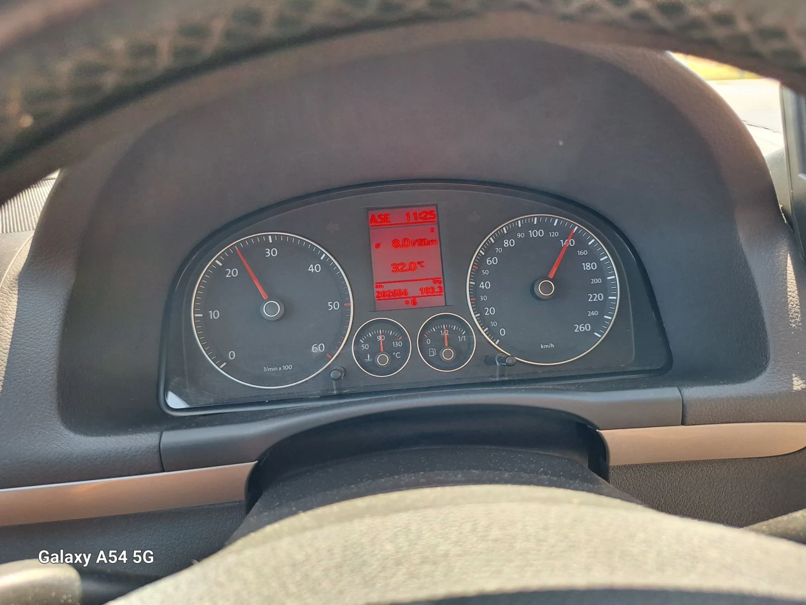 VW Touran, снимка 10 - Автомобили и джипове - 56653843