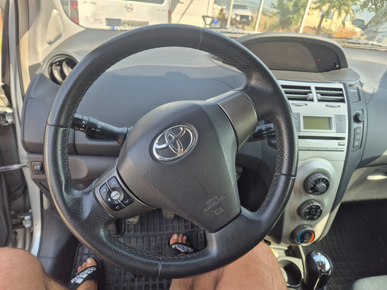 Toyota Yaris, снимка 5 - Автомобили и джипове - 56350094