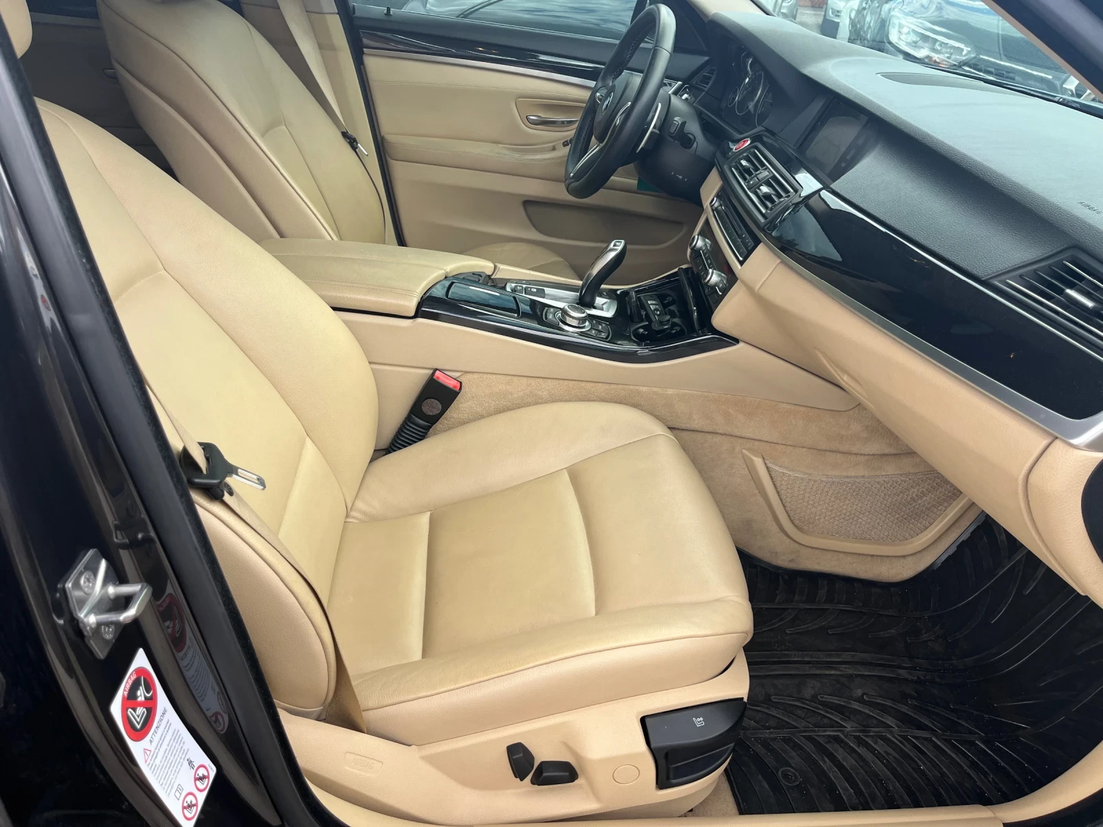 BMW 530 3.0D F10 , снимка 12 - Автомобили и джипове - 56105660