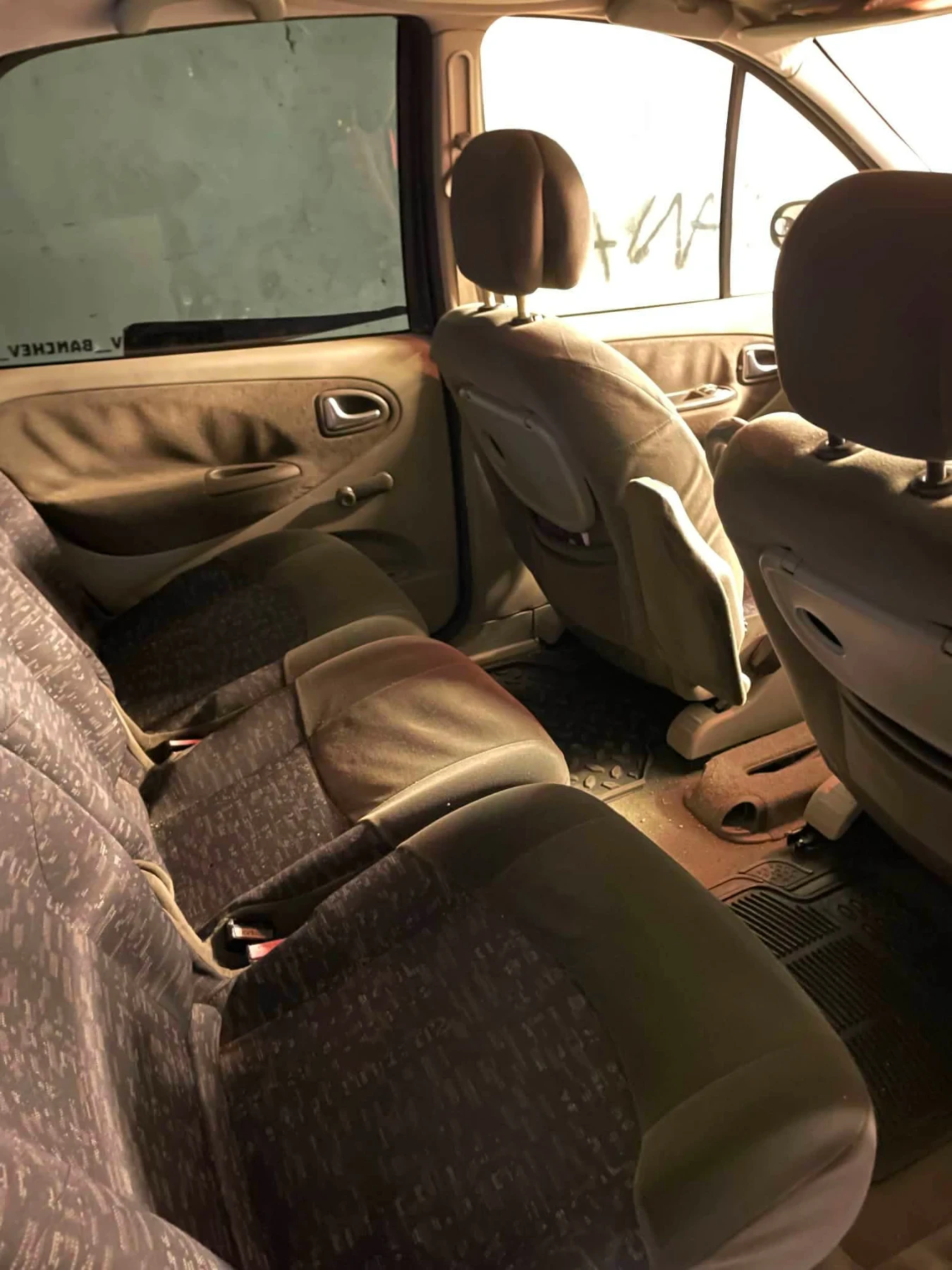 Renault Scenic, снимка 10 - Автомобили и джипове - 56120595