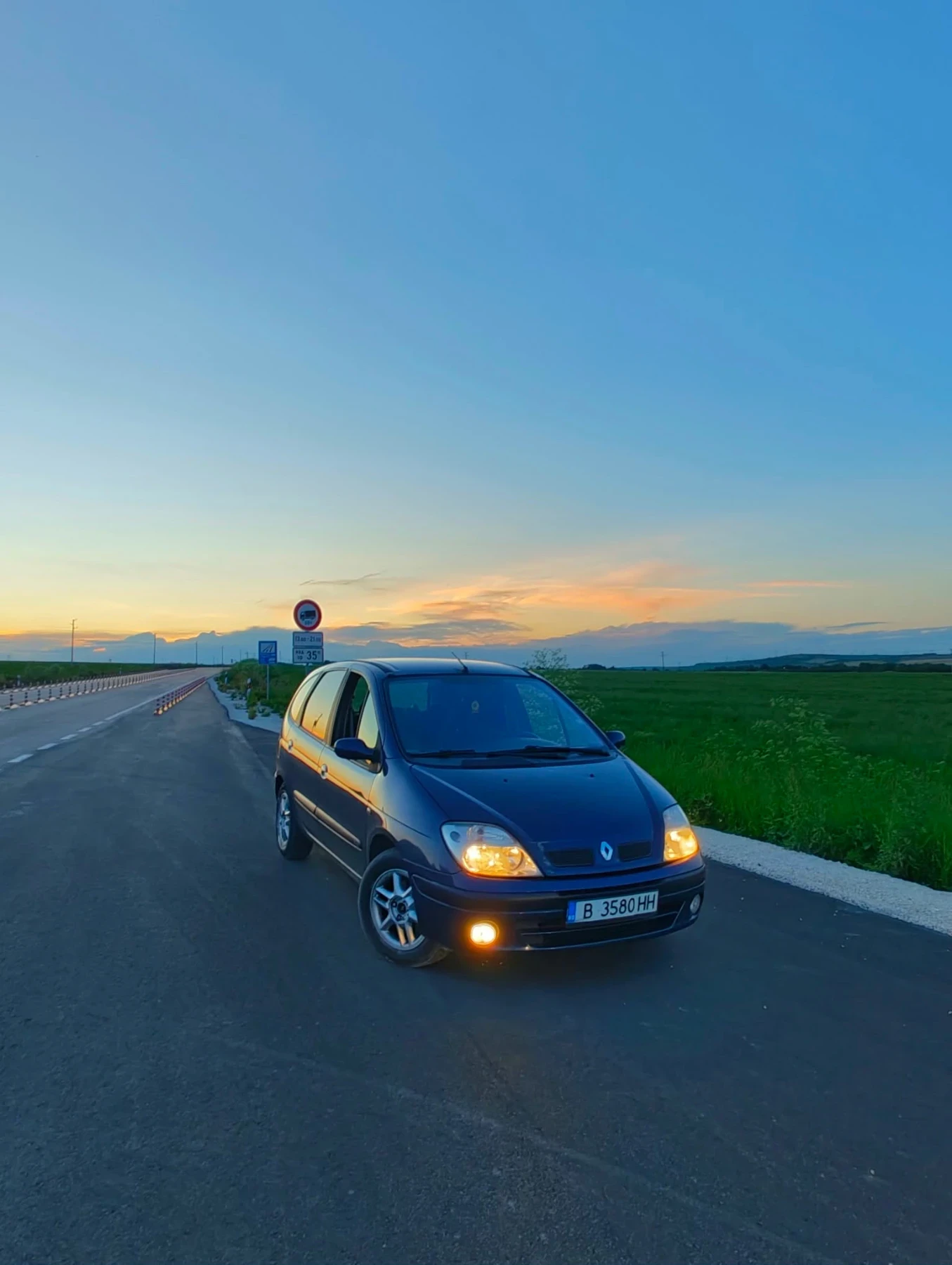 Renault Scenic, снимка 2 - Автомобили и джипове - 56120595