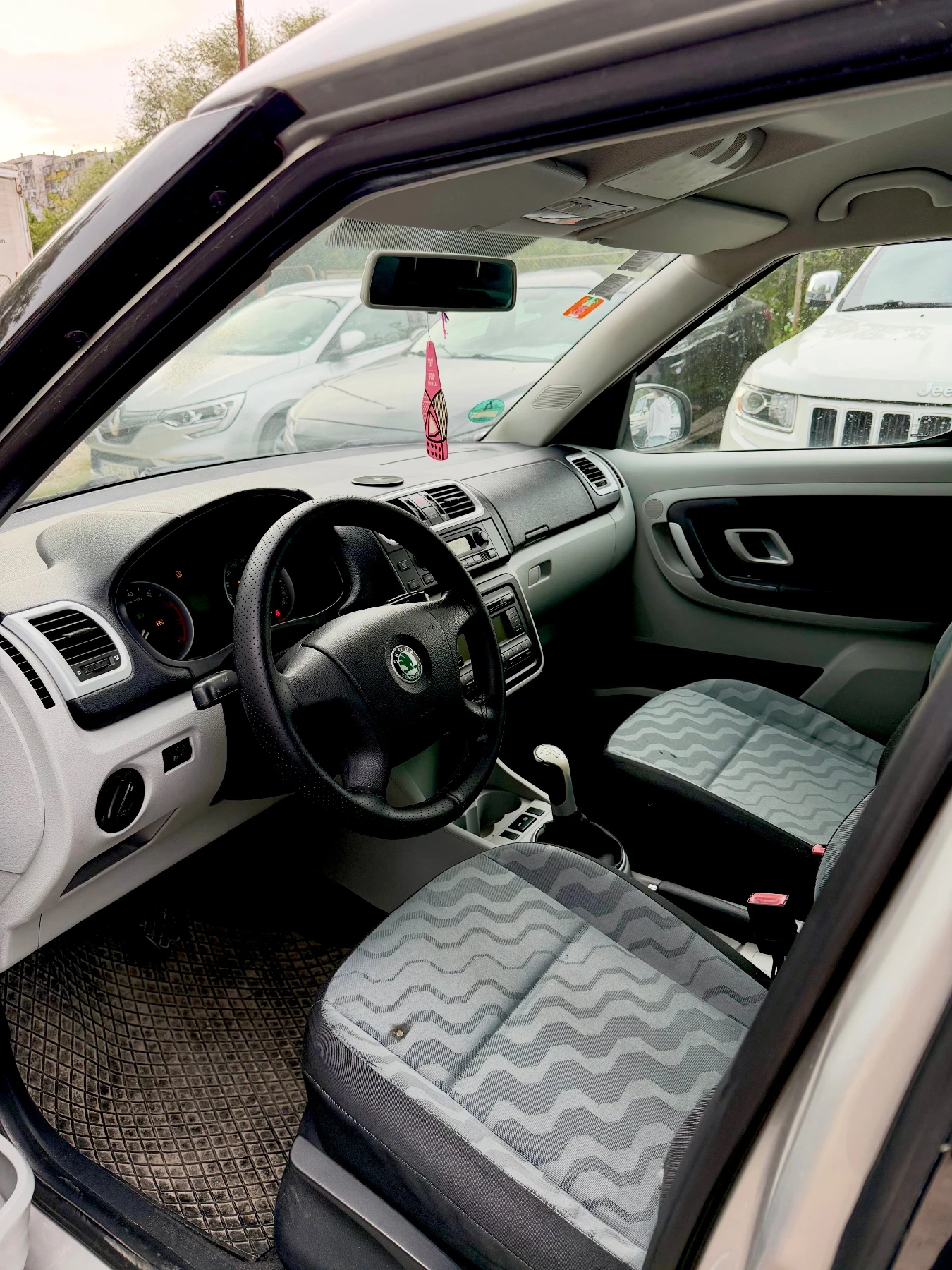 Skoda Roomster, снимка 6 - Автомобили и джипове - 56275455