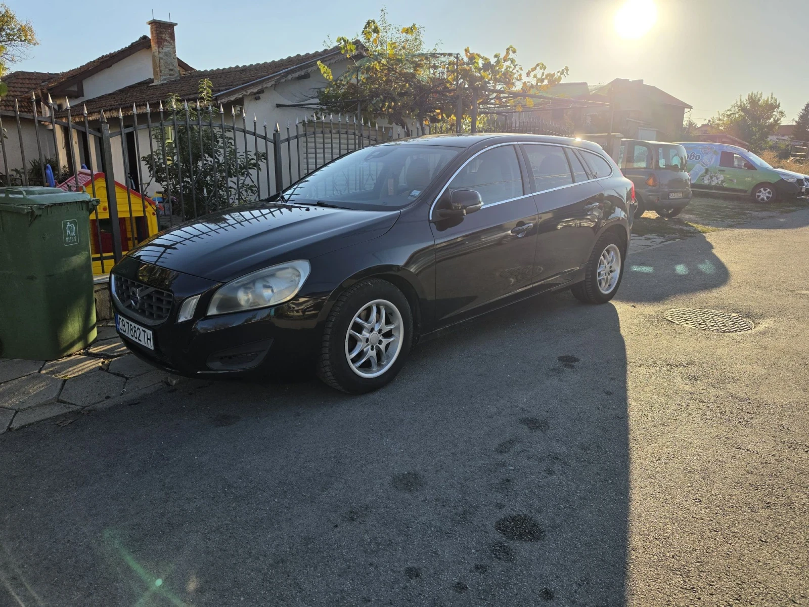 Volvo V60, снимка 12 - Автомобили и джипове - 56583631
