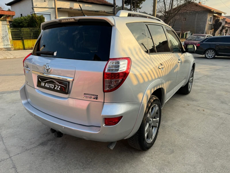 Toyota Rav4 2, 2 D-4D Italy !!!, снимка 8 - Автомобили и джипове - 47221777