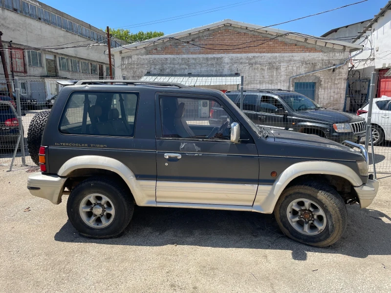 Mitsubishi Pajero 2.5, снимка 2 - Автомобили и джипове - 46868345