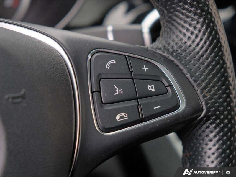 Mercedes-Benz GLC * GLC300 Base 4M * CARFAX * ЦЕНА ДО БГ, снимка 17 - Автомобили и джипове - 53259667