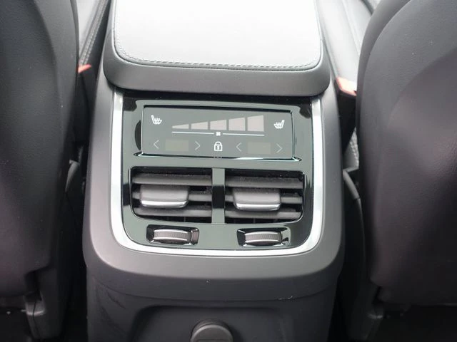 Volvo Xc90  Recharge Plus T8 AWD FourC - изображение 10