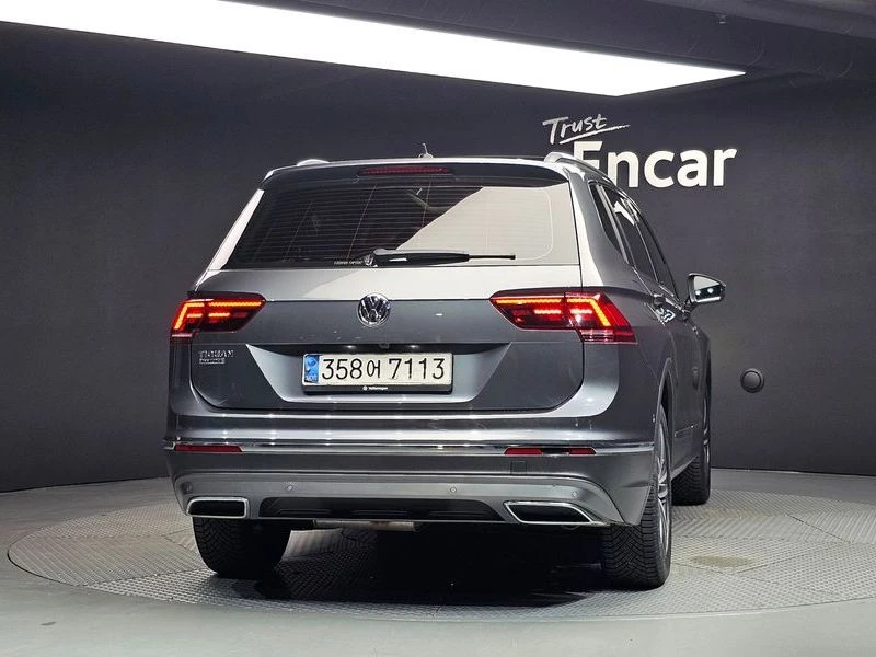 VW Tiguan 2.0 Automatic, снимка 4 - Автомобили и джипове - 56039395