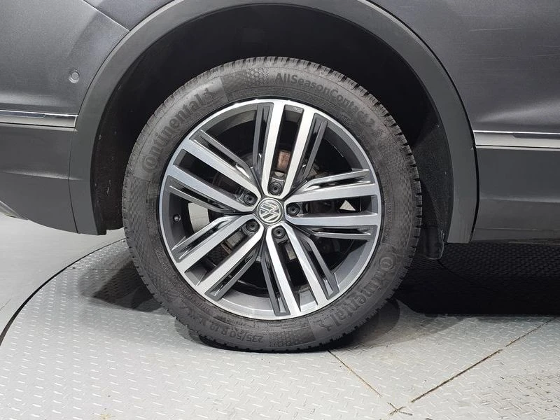 VW Tiguan 2.0 Automatic, снимка 5 - Автомобили и джипове - 56039395