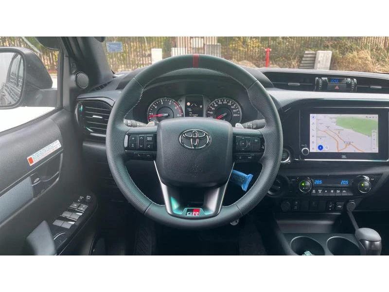 Toyota Hilux GR, снимка 9 - Автомобили и джипове - 56676739