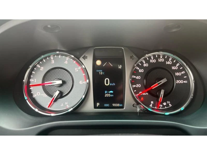 Toyota Hilux GR, снимка 14 - Автомобили и джипове - 56676739