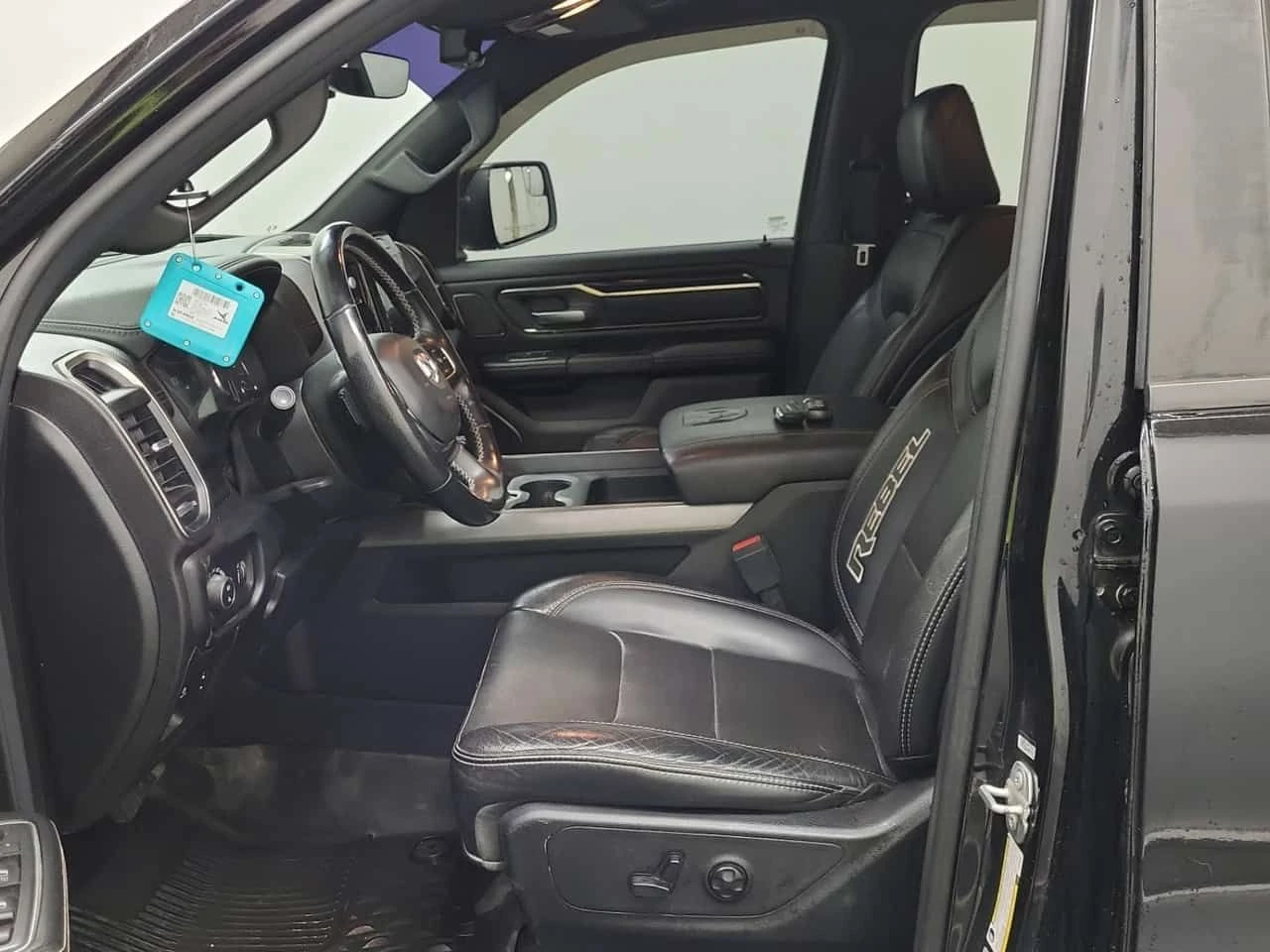 Dodge RAM 1500 REBEL CREW CAB SHORT BED  CARFAX - изображение 5