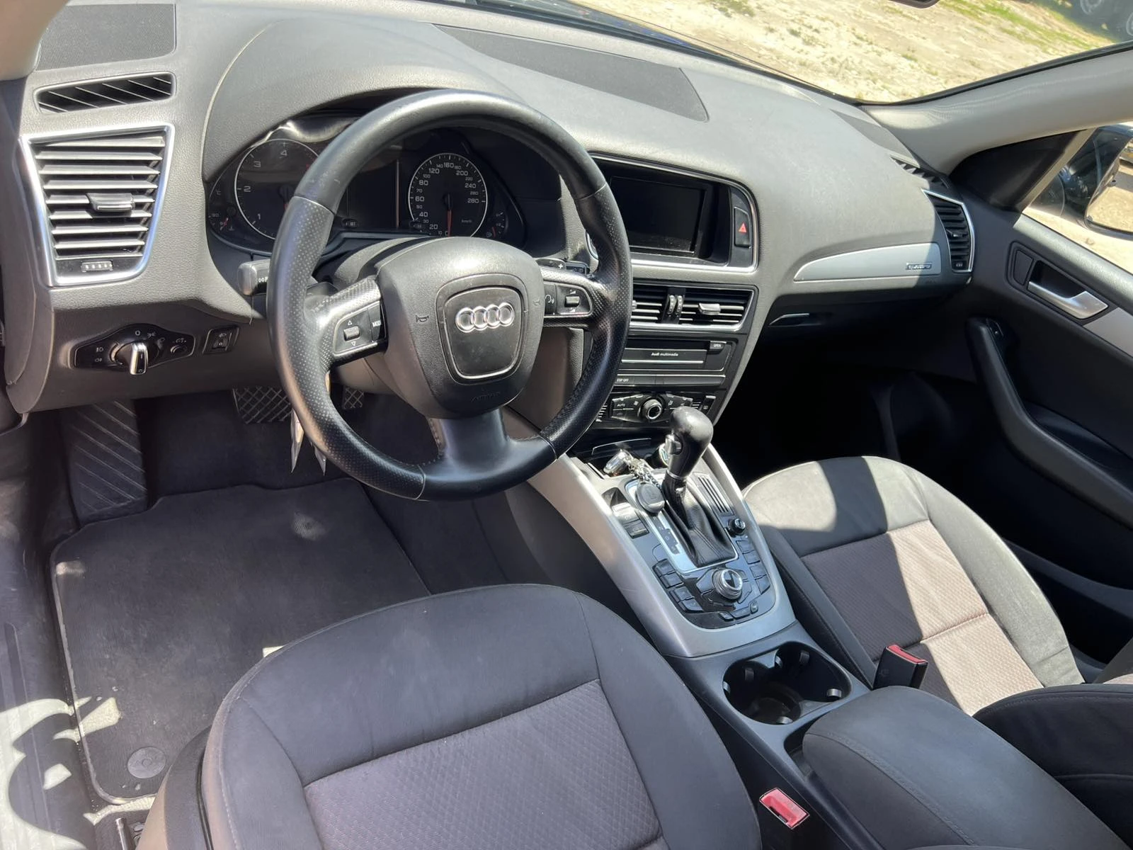Audi Q5 2, 0TDI, снимка 8 - Автомобили и джипове - 54936395