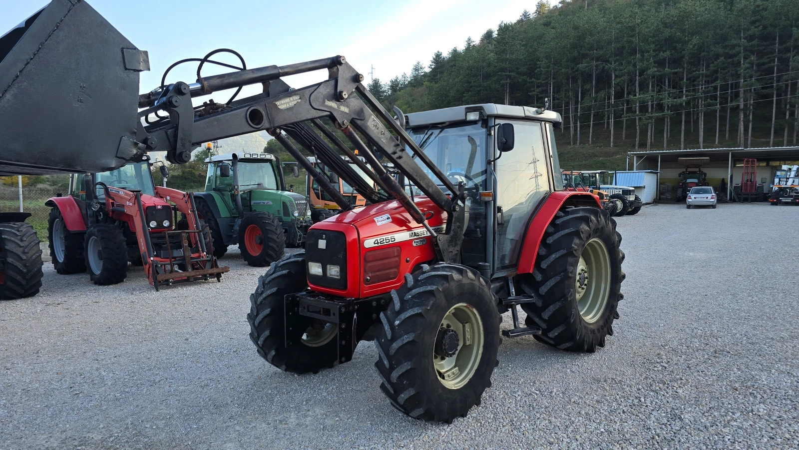 Трактор Massey 4255-Челен товарач - изображение 3