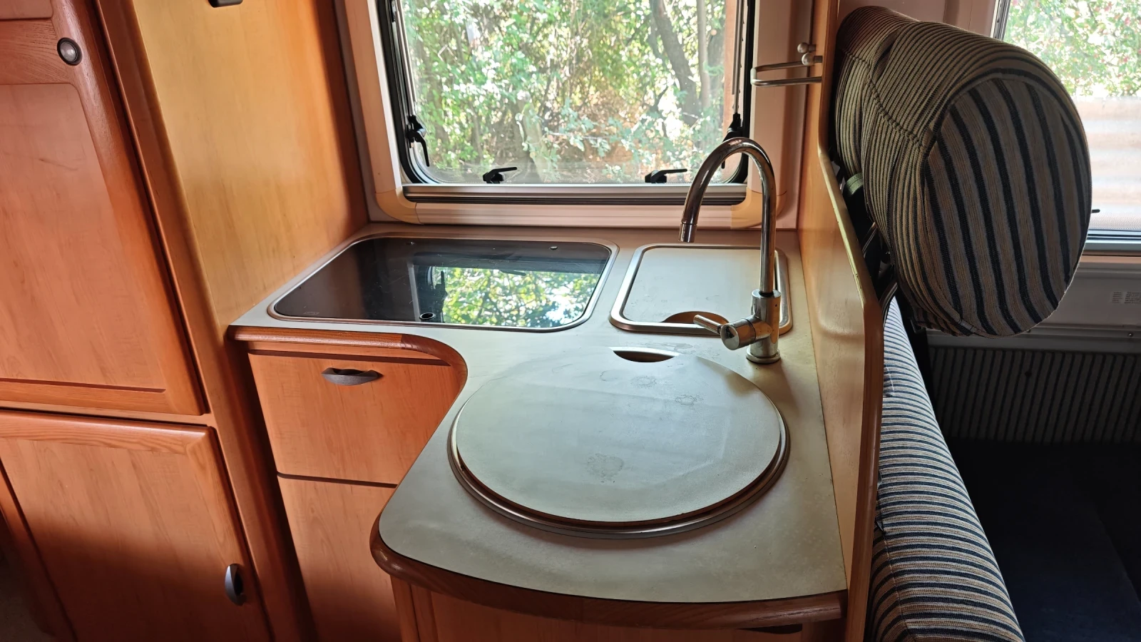 Кемпер HYMER / ERIBA BC 655, снимка 9 - Каравани и кемпери - 55249146