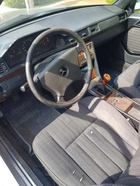 Mercedes-Benz 124, снимка 4