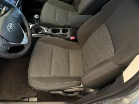 Toyota Auris 1.6i ПЪЛНА СЕРВИЗНА КНИЖКА, снимка 8