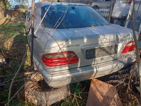 Mercedes-Benz E 200 - 100 € / 195.58 лв. - 17515348 12