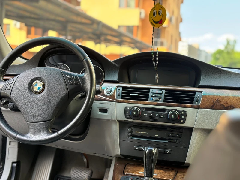 BMW 320, снимка 10 - Автомобили и джипове - 47372490