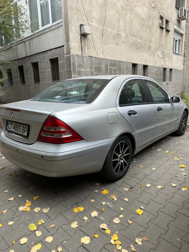 Mercedes-Benz C 180, снимка 2 - Автомобили и джипове - 47821127