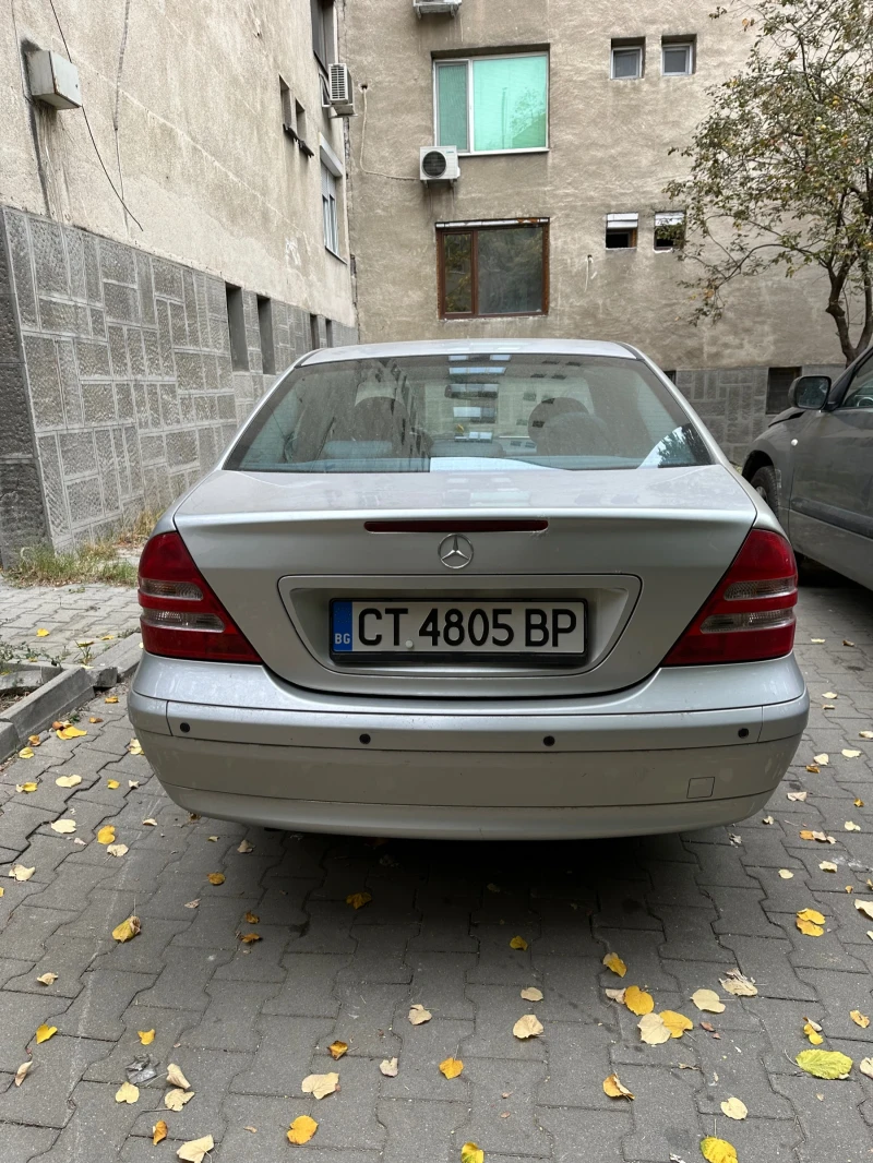 Mercedes-Benz C 180, снимка 3 - Автомобили и джипове - 47821127