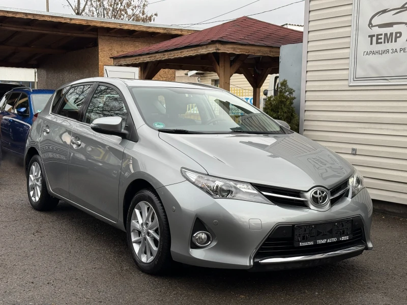 Toyota Auris 1.6i ПЪЛНА СЕРВИЗНА КНИЖКА, снимка 3 - Автомобили и джипове - 48309255