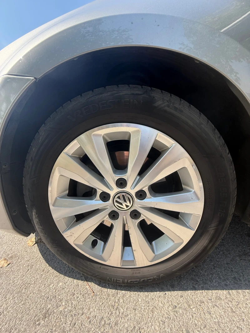 VW Golf 1.6 tdi, снимка 12 - Автомобили и джипове - 51655169