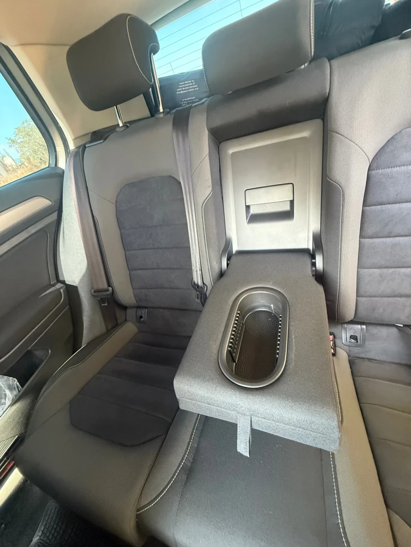 VW Golf 1.6 tdi, снимка 8 - Автомобили и джипове - 51655169