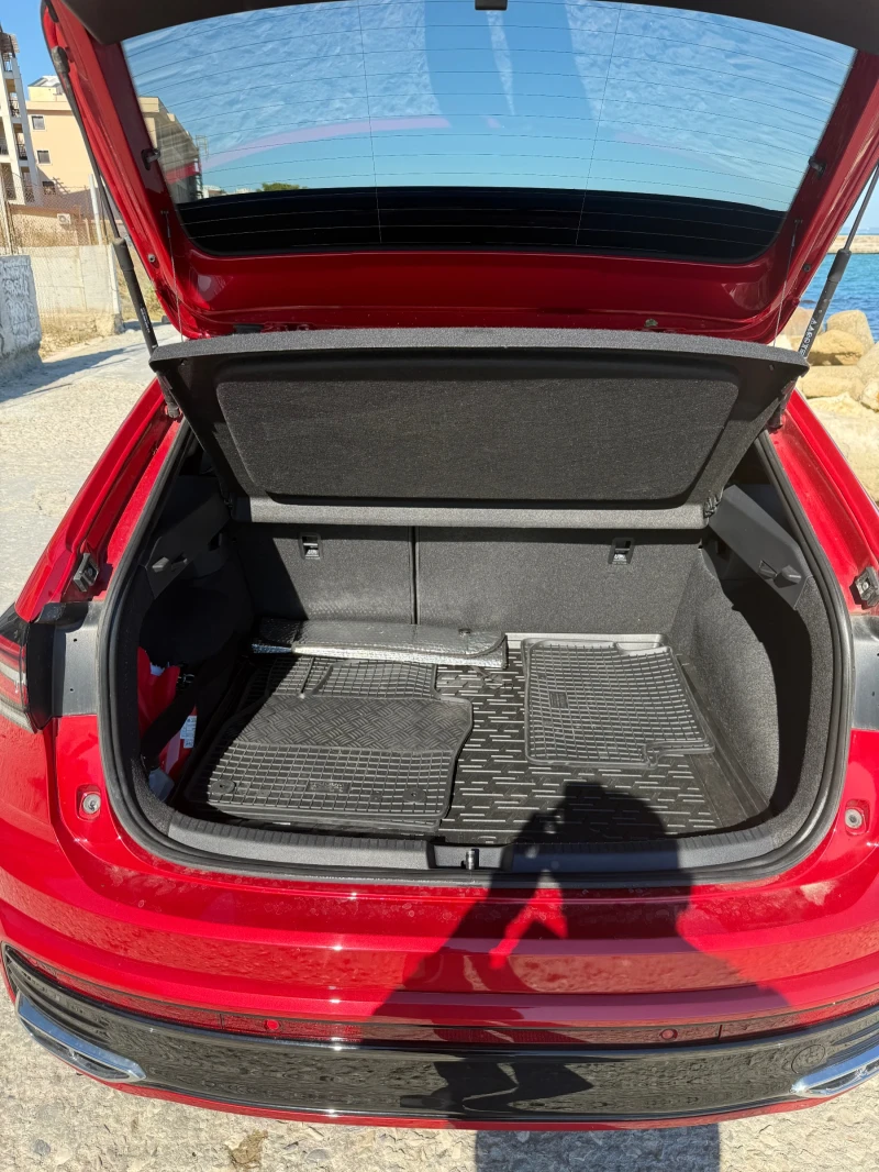 VW Taigo 1.5 TSI 150 Hp R-LINE , снимка 10 - Автомобили и джипове - 51953332