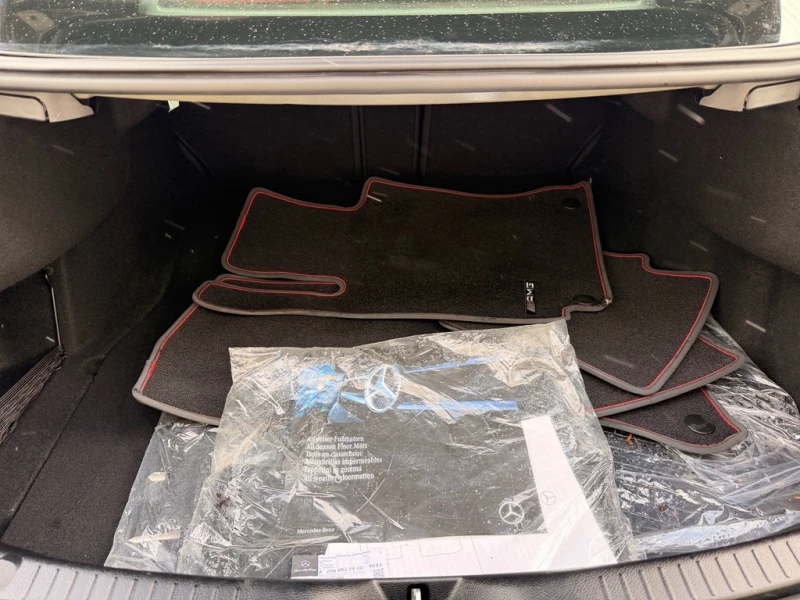 Mercedes-Benz C 43 AMG Digital* Lane Assist* Blind Spot* PANO* Burmester*, снимка 13 - Автомобили и джипове - 53009410