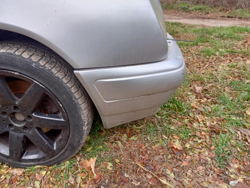 Mercedes-Benz E 200, снимка 8 - Автомобили и джипове - 53025155