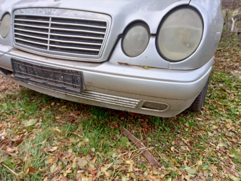 Mercedes-Benz E 200, снимка 5 - Автомобили и джипове - 53025155