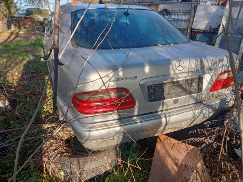 Mercedes-Benz E 200, снимка 12 - Автомобили и джипове - 53025155