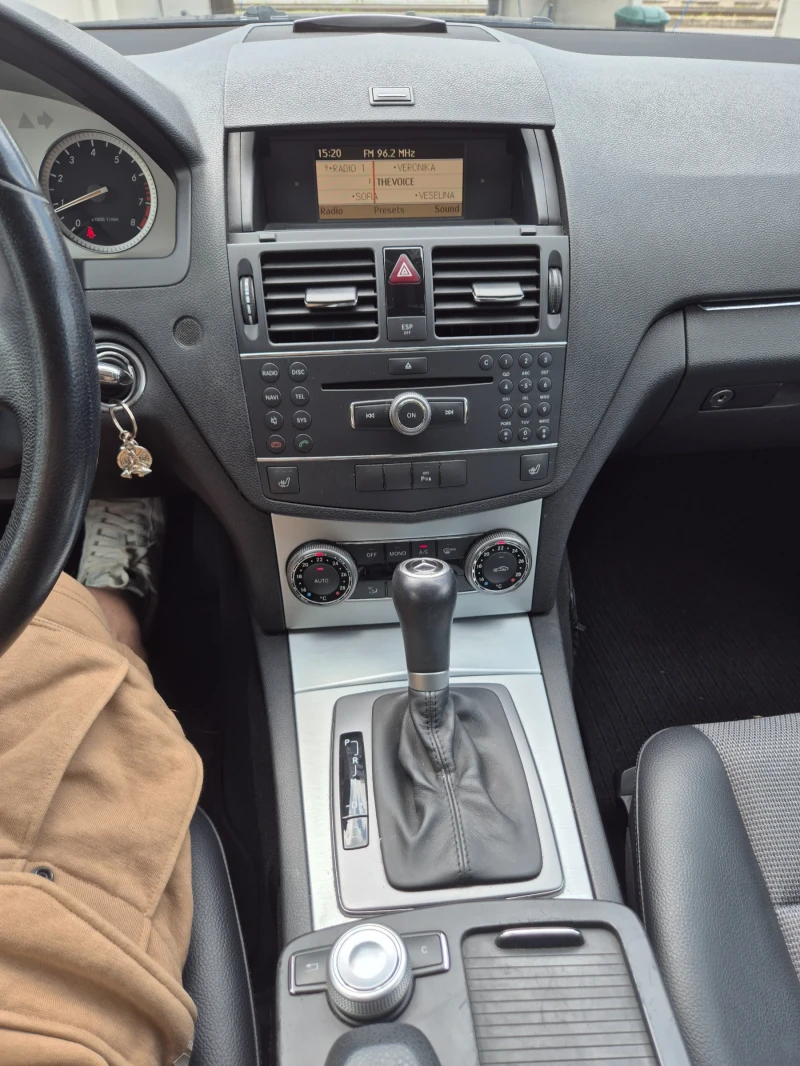Mercedes-Benz C 180 Kompressor, снимка 7 - Автомобили и джипове - 53035323