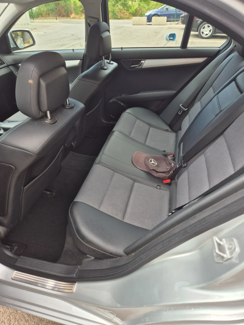 Mercedes-Benz C 180 Kompressor, снимка 12 - Автомобили и джипове - 53035323