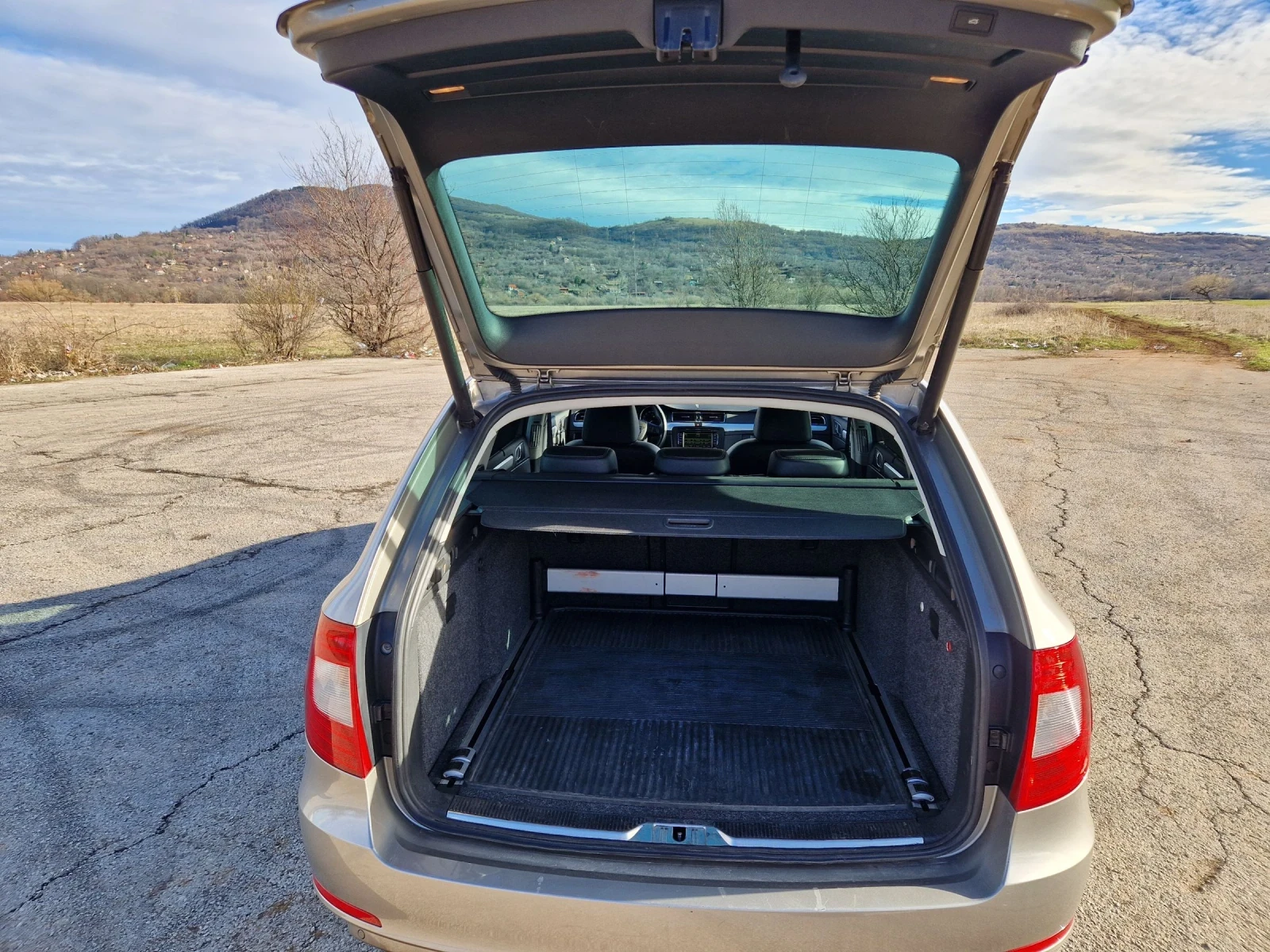 Skoda Superb 2.0 TDI 140 | Mobile.bg   14