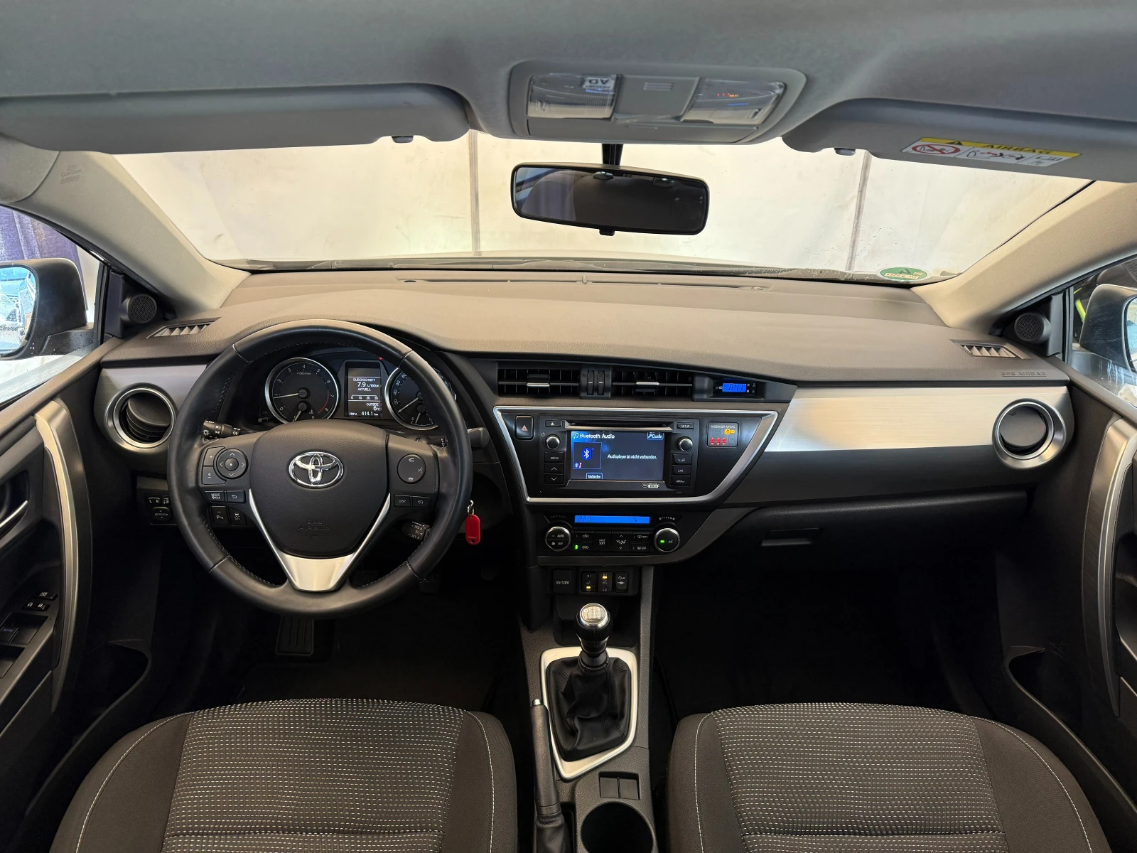 Toyota Auris 1.6i ПЪЛНА СЕРВИЗНА КНИЖКА - изображение 10